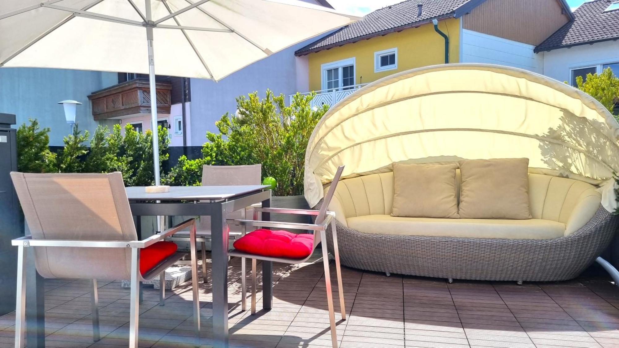 Appartement Haus Am Weinberg à Seekirchen am Wallersee Extérieur photo