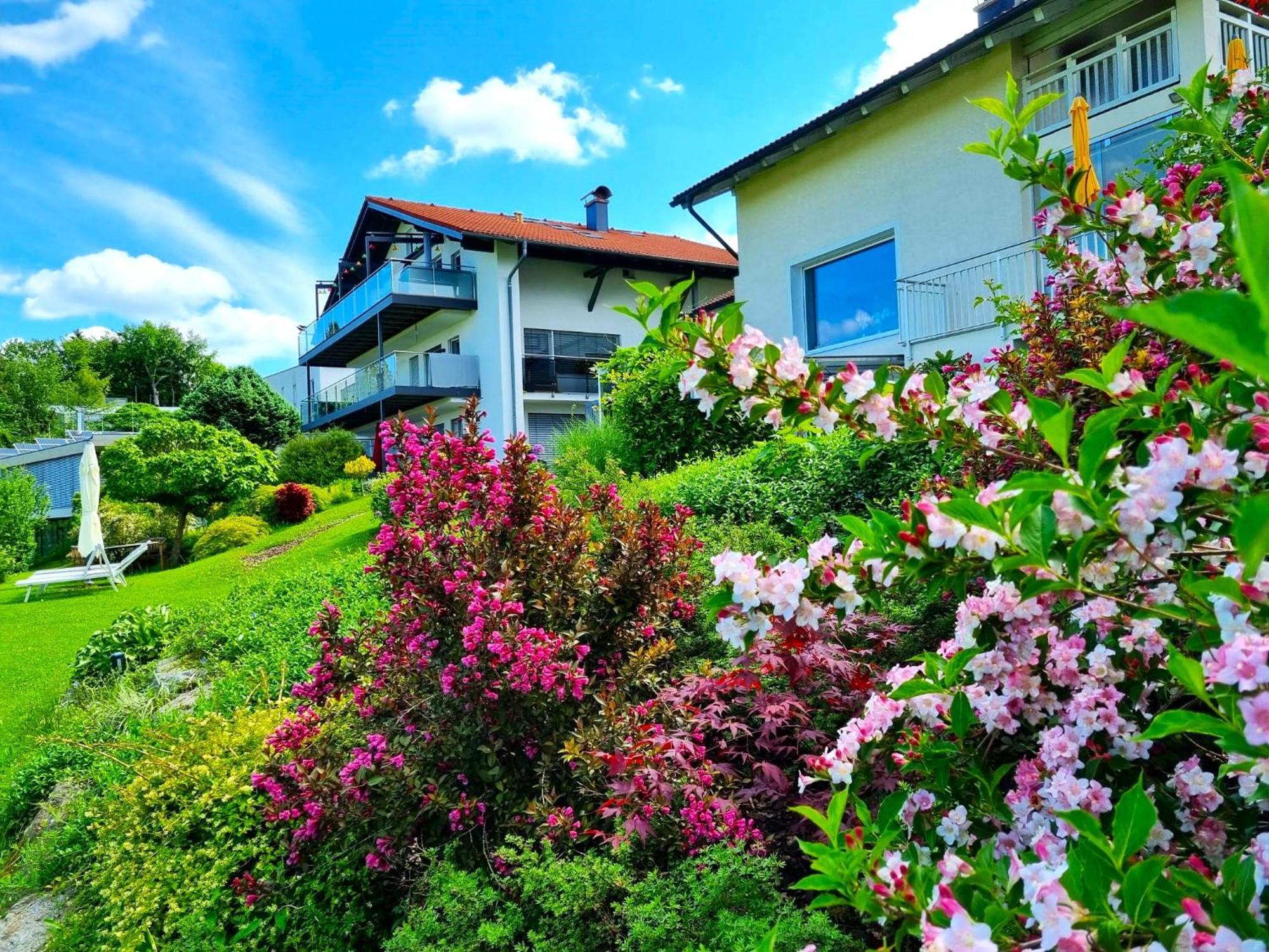 Appartement Haus Am Weinberg à Seekirchen am Wallersee Extérieur photo