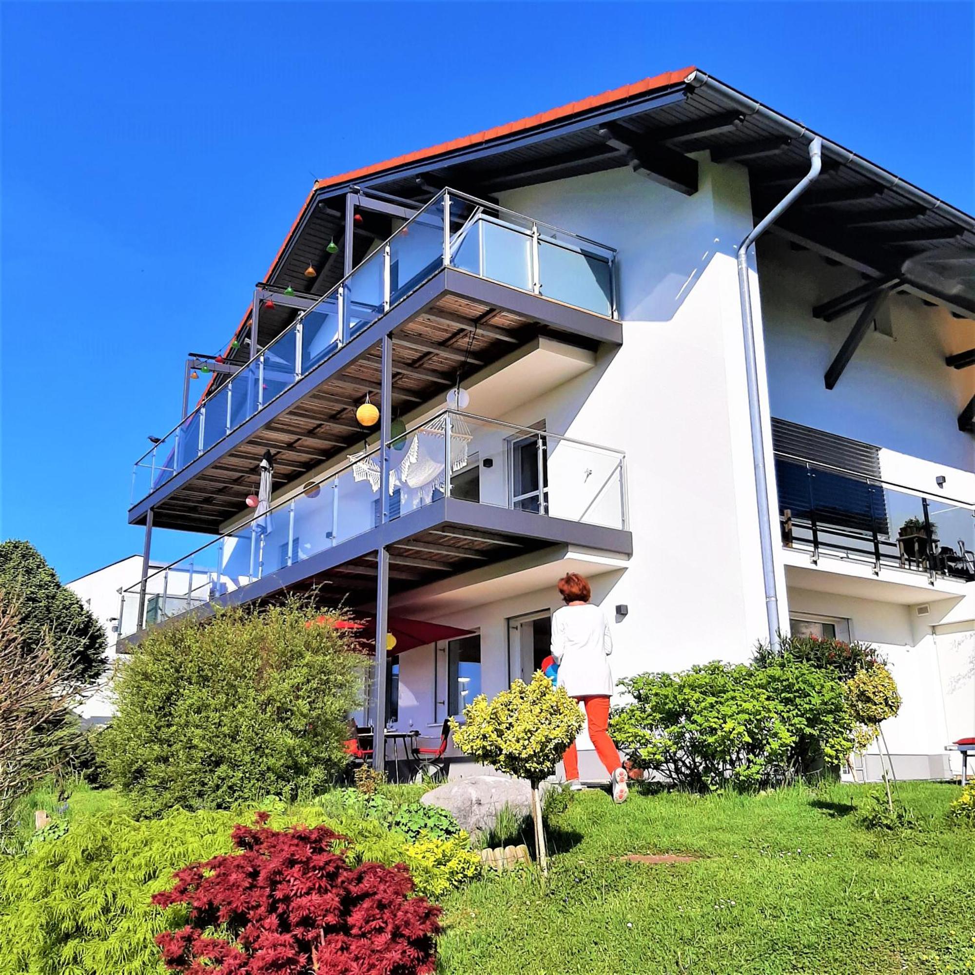 Appartement Haus Am Weinberg à Seekirchen am Wallersee Extérieur photo