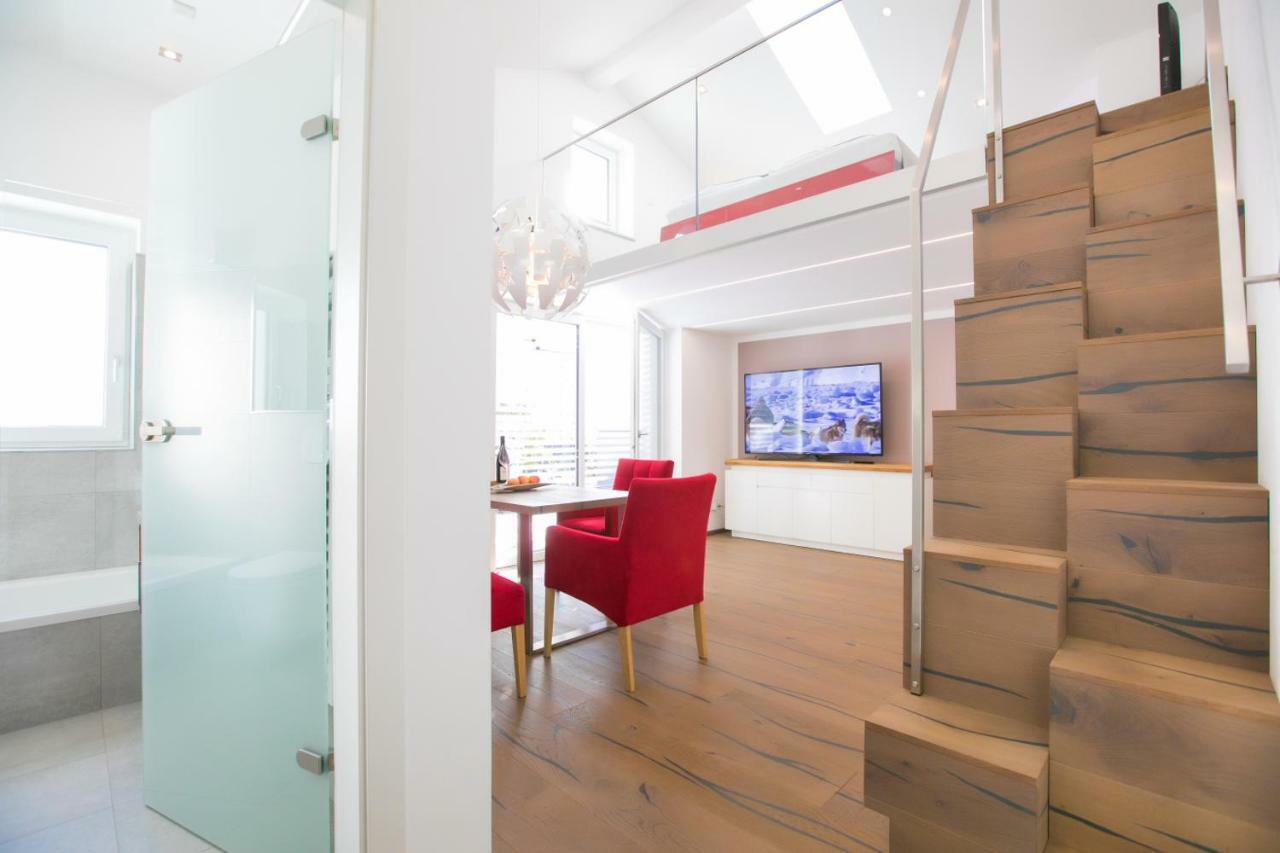 Appartement Haus Am Weinberg à Seekirchen am Wallersee Extérieur photo